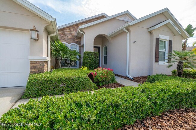 Building Photo - 1837 Croghan Dr