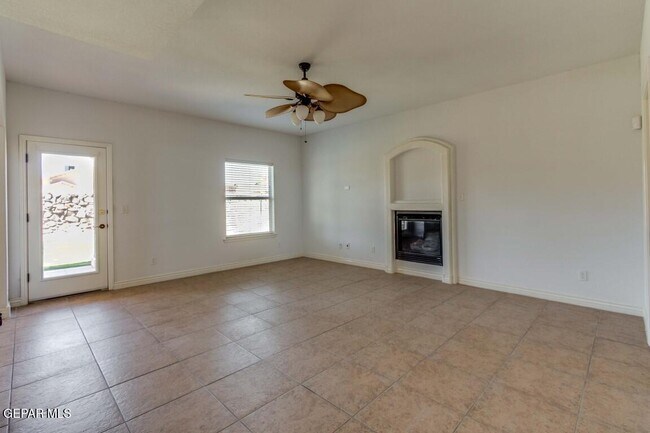 Building Photo - 5541 Ignacio Frias Dr