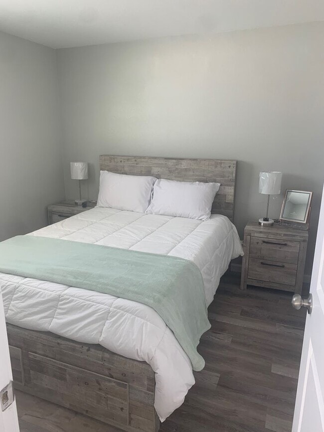 Building Photo - Furnished, Upstairs Apartment with 2 bedro...