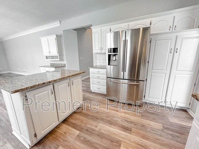Building Photo - 13876 S Kaw St