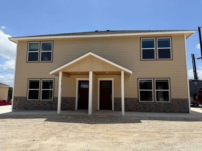 Building Photo - MAKAYLA DR - 1008/ 1010