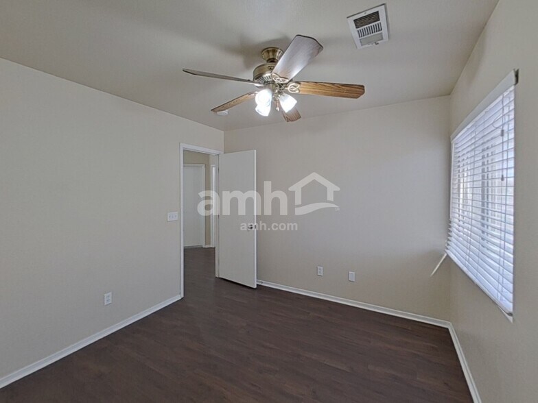 Building Photo - 1752 Quartz Landing Ave