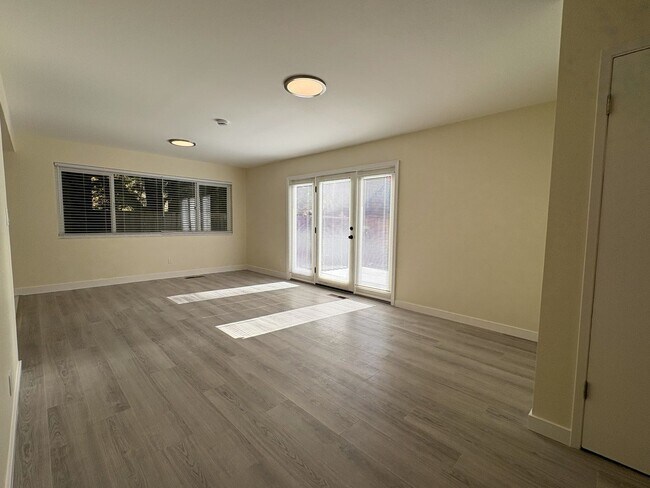 Building Photo - Newly Renovated 2BD/1BA in Palo Alto | Prime Location!