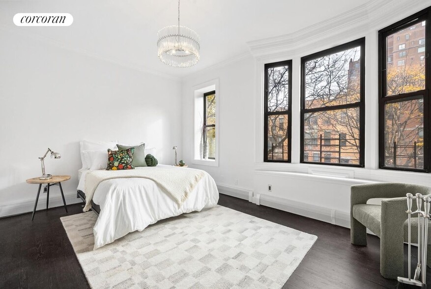 Building Photo - 105 Manhattan Ave