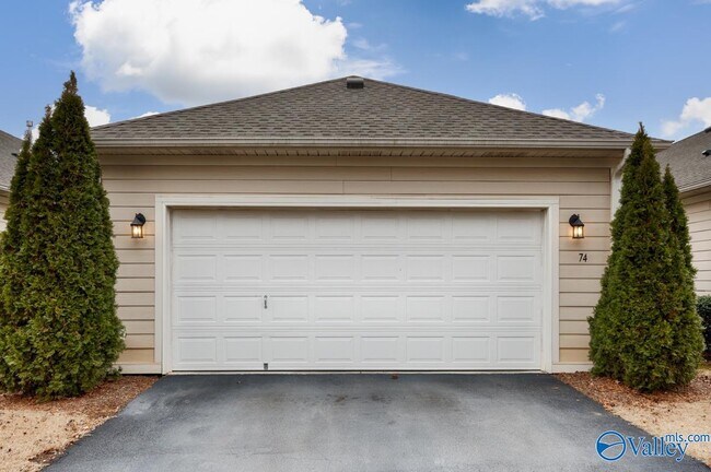 Building Photo - 74 NW Moore Farm Cir