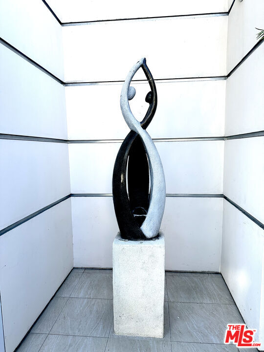 Building Photo - 1249 S Holt Ave