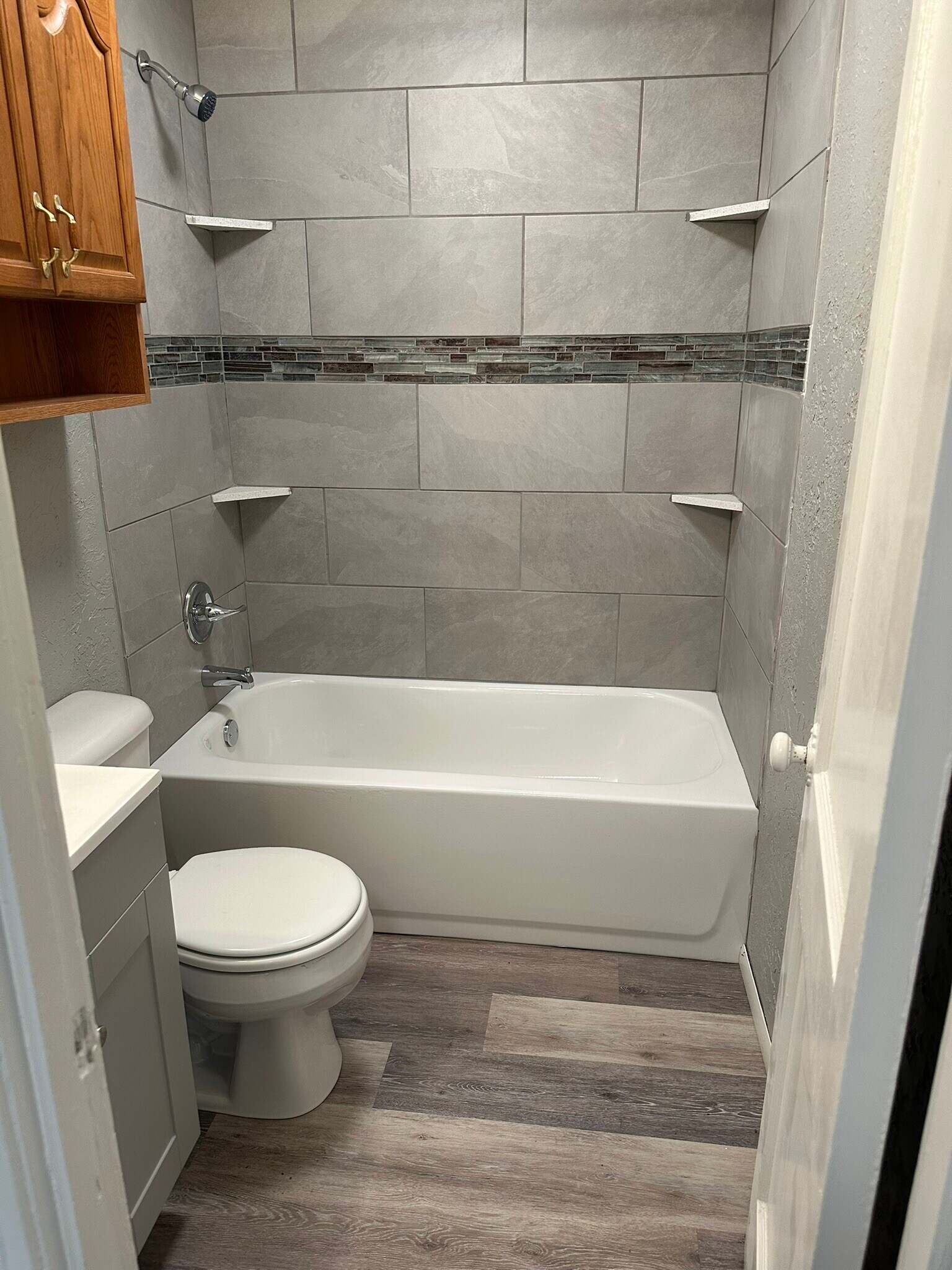 Building Photo - 409 W Johnson St