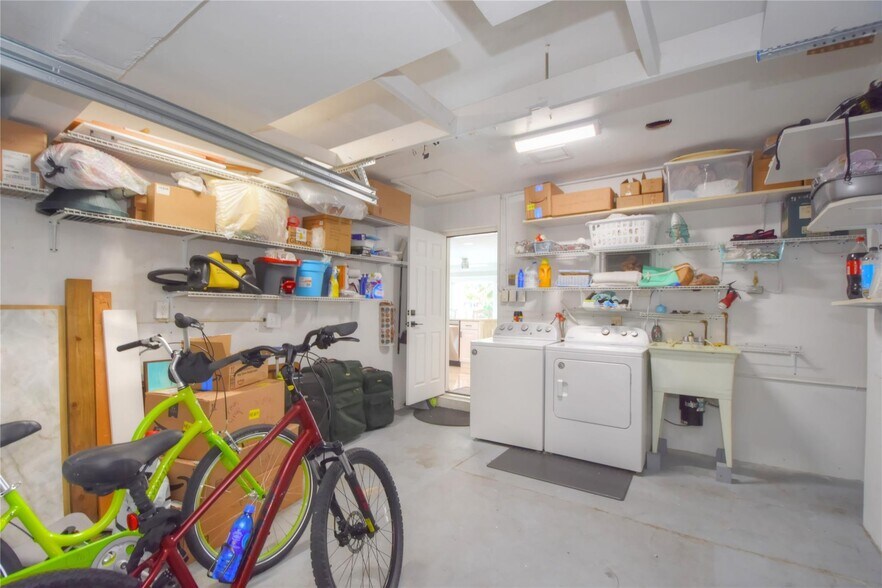 Building Photo - 2228 SE 10th St