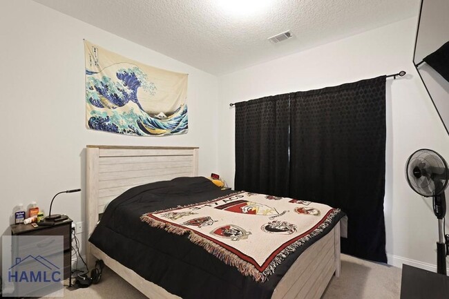 Building Photo - 568 Abode Ave