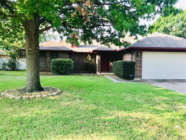 Primary Photo - 706 Paintbrush Dr