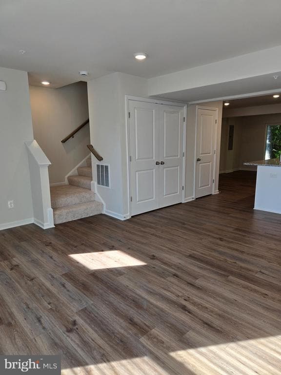 Building Photo - 803 Blue Wing Ct