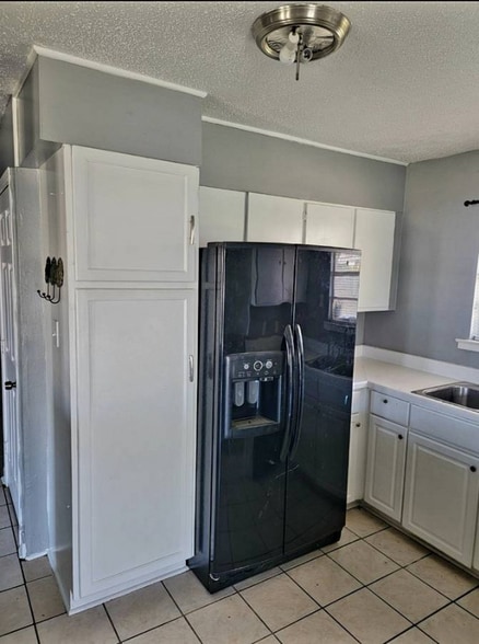 Building Photo - 3304 Bissonet Dr