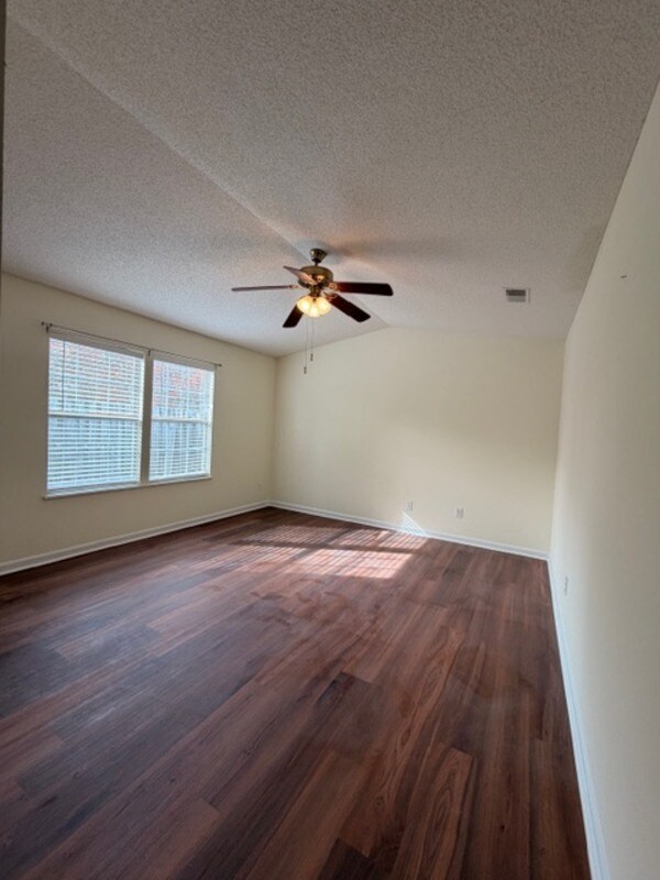 Building Photo - 432 Dahoon Dr