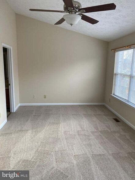 Building Photo - 106 Healy Ct