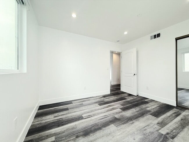 Building Photo - 2853 Cincinnati St