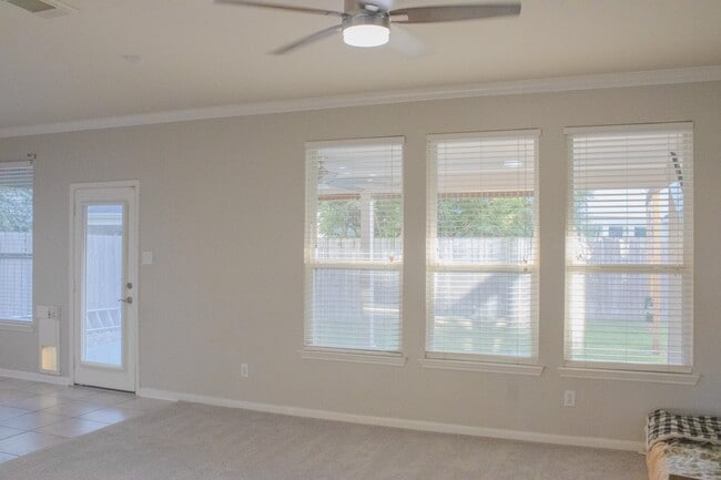 Building Photo - 29607 Legends Green Dr