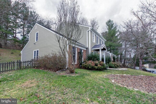 Building Photo - 1700 Abbey Oak Dr