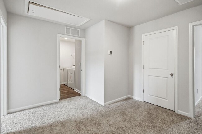 Building Photo - 119 Stella Blfs Dr