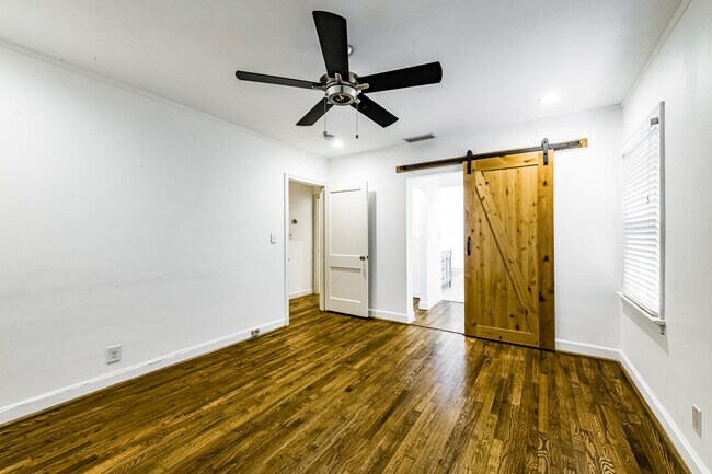 Building Photo - 2291 Strathmore Dr NE