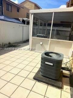 Building Photo - 2740 W 63rd St