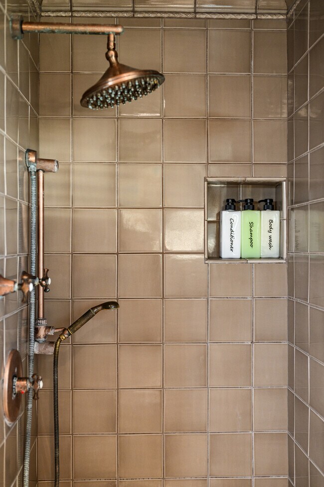 Building Photo - 11141 Limetree Dr