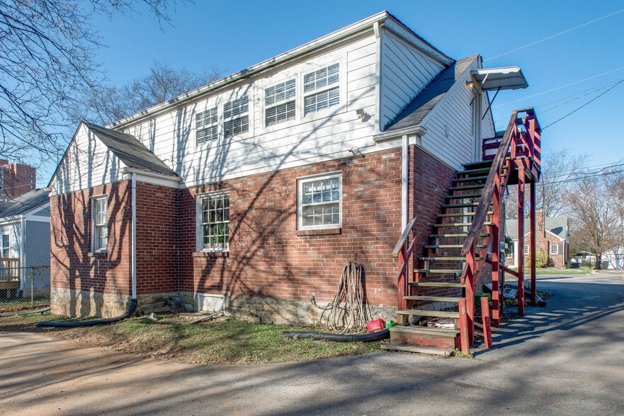 Building Photo - 253 Thuss Ave