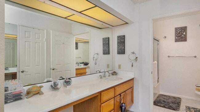 Building Photo - 5765 Friars Rd