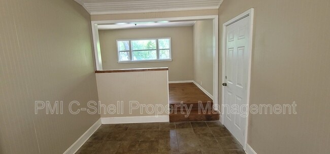 Building Photo - 216 Marine Dr