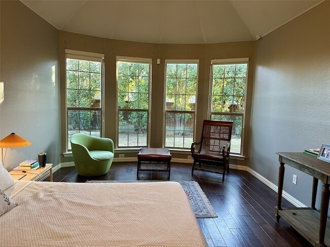 Building Photo - 2432 Greenbrook Dr