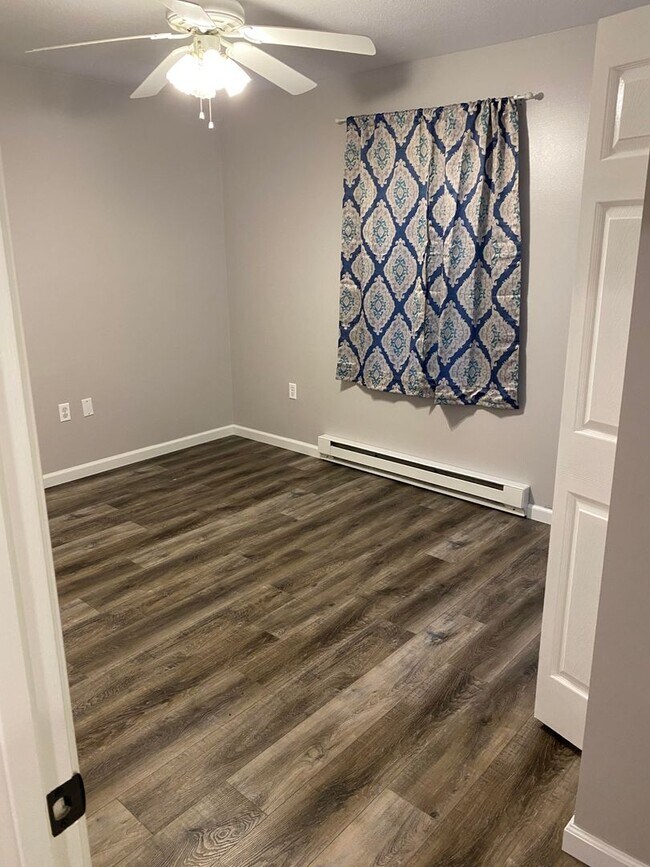 DELPHOS BEAUTIFUL NEWLY REMODELED DUPLEX... 111113 E 12th St