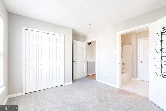 Building Photo - 3021 Hunting Ridge Dr