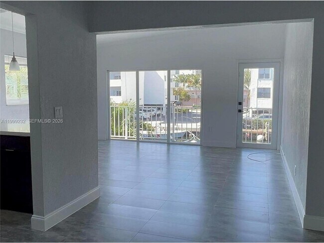 Building Photo - 3681 NE 170th St