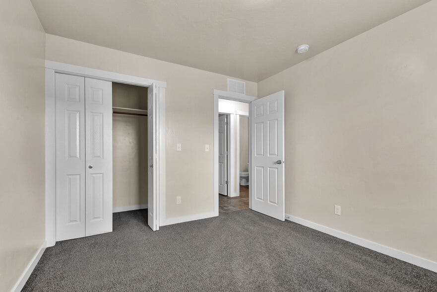 Building Photo - 1633 Placerville St