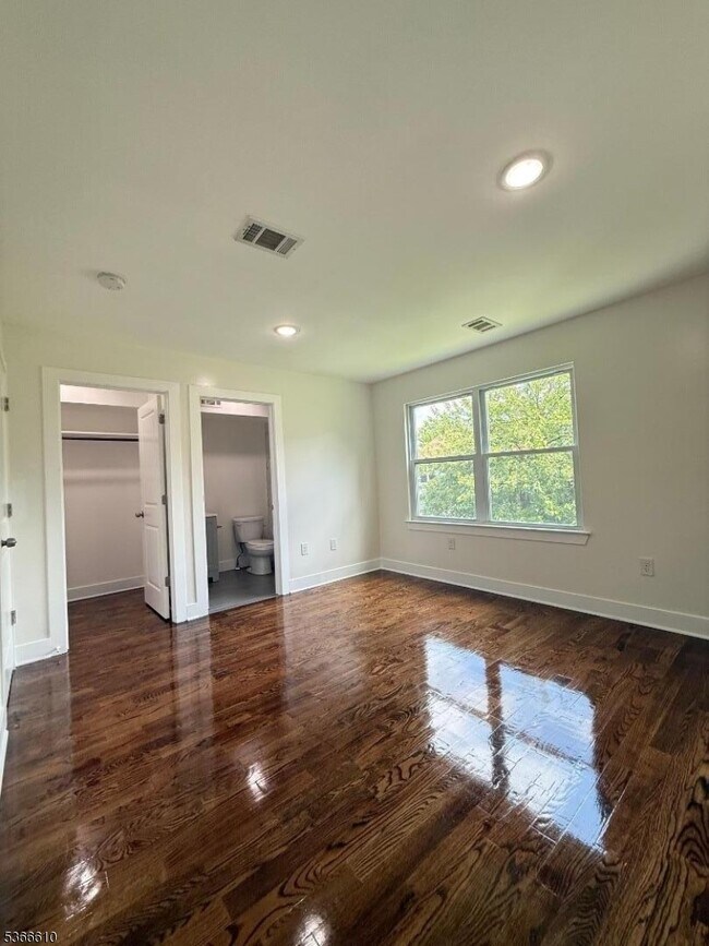 Building Photo - 478 S 16th St