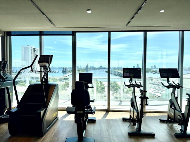 Building Photo - 1400 Biscayne Blvd