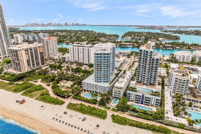 Building Photo - 6515 Collins Ave