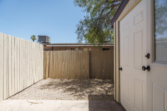 Building Photo - 7802 E Heatherbrae Ave