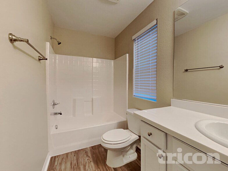 Building Photo - 10626 Seasonable Dr