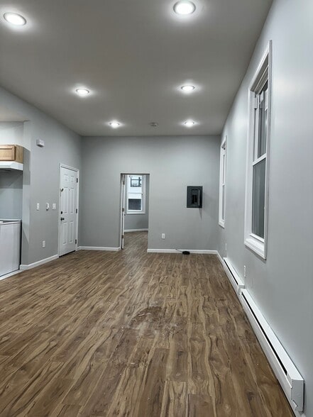 Living Room - 90 Park Ave