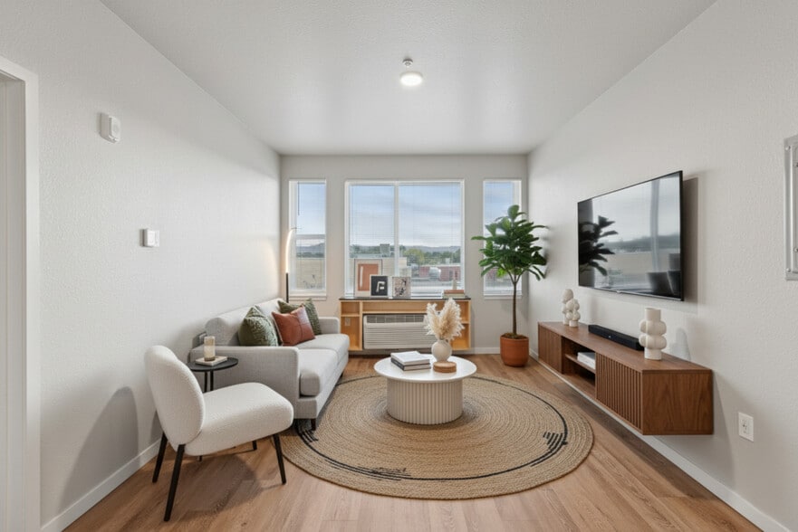 Primary Photo - Avenida Del Sol