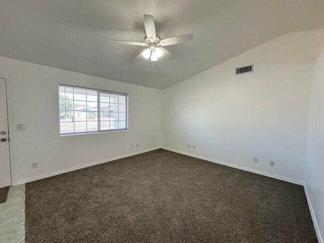 Building Photo - 6582 W Hershey Wy