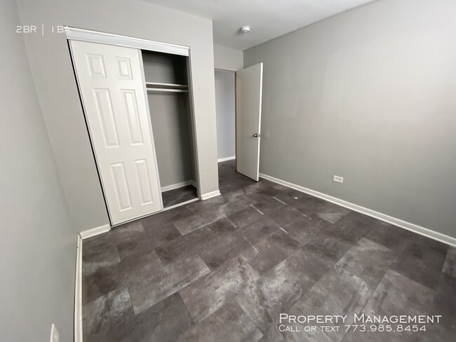 Building Photo - Large Brand New Corner Unit Remodeled 2-Be...