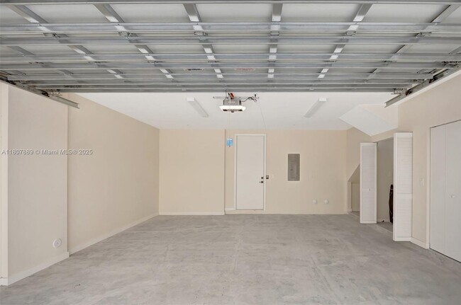 Building Photo - 2692 SW 25th Ave