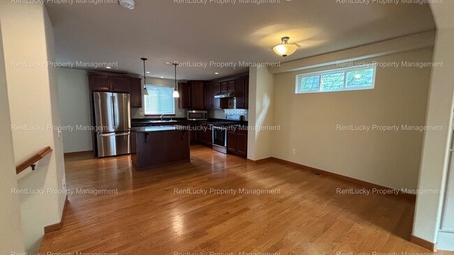 Building Photo - Beautifully Updated 3-Bedroom Home in Lynnwood – Convenient & Move-In Ready!
