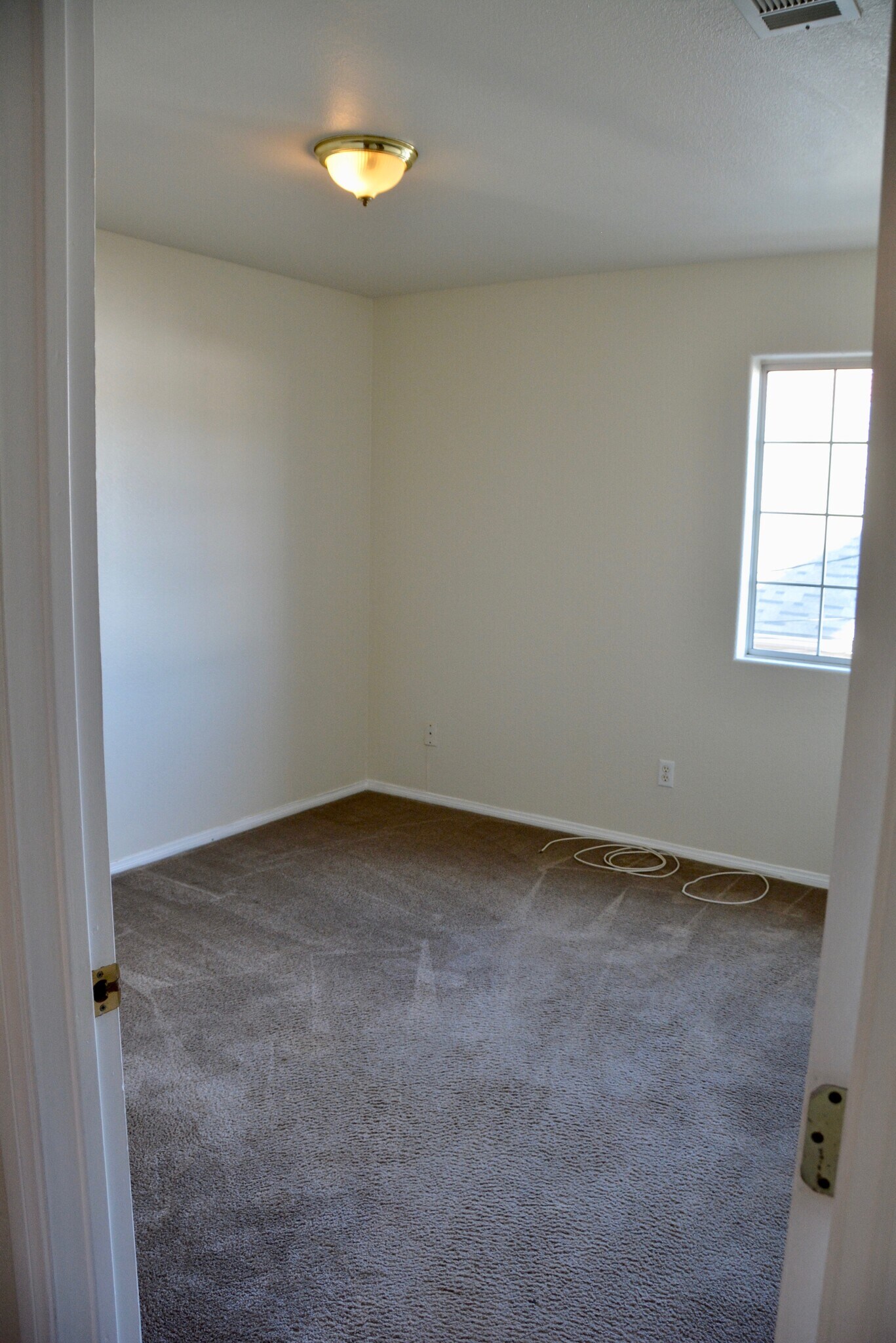 Building Photo - 548 N Windsor Blvd