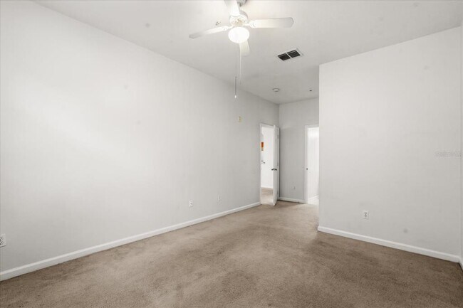 Building Photo - 8101 Coconut Palm Way