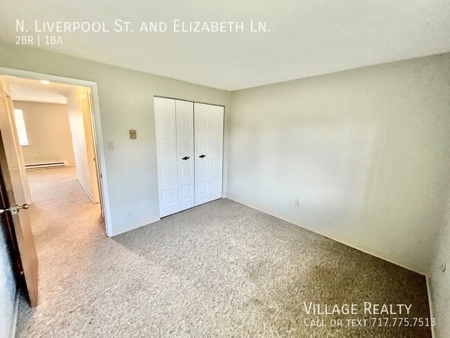 Building Photo - Few Steps! Top floor! Affordable 2-Bed wit...