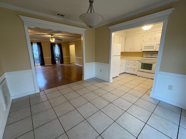 Building Photo - 2 Bed/1.5 Bath in North Jackson