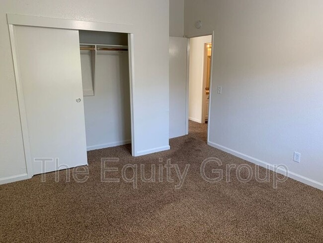 Building Photo - 4008 W Meadow Ave