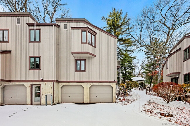 Building Photo - 9 Talcott Ridge Rd